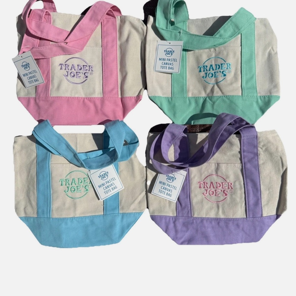 TRADER JOE’S Canvas Tote Bag Set ( THIS SET INCLUDES 4 MINI BAGS)